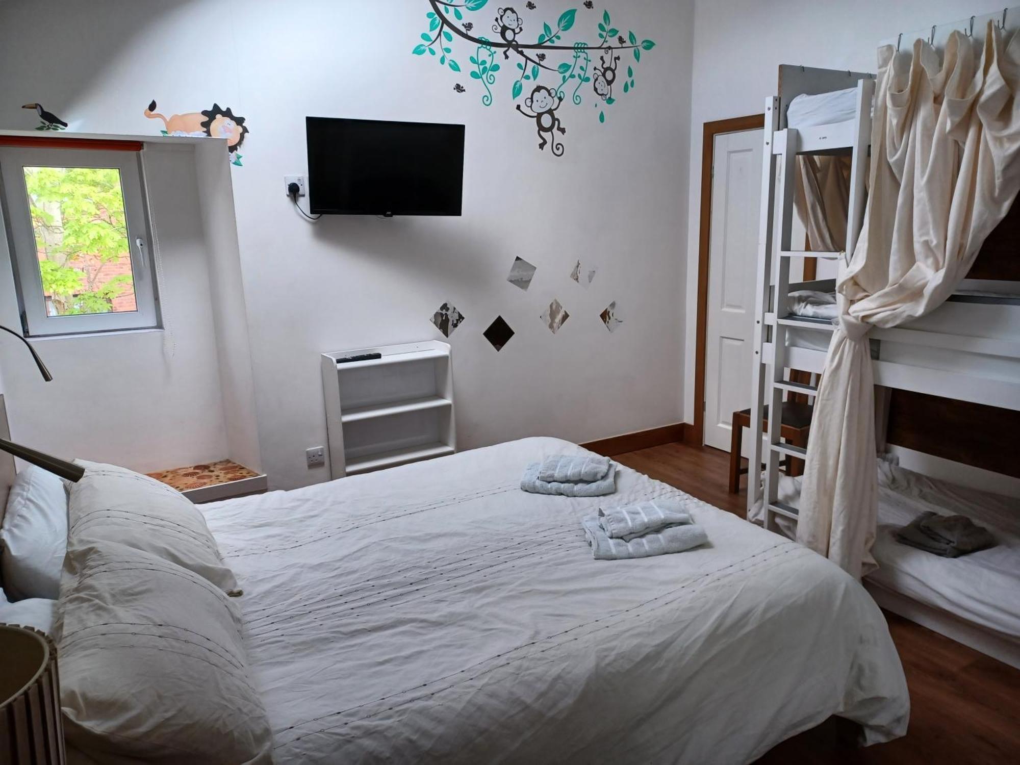 Voyage Hostel - Ensuite Family Rooms With Shared Kitchen Douglas Kültér fotó